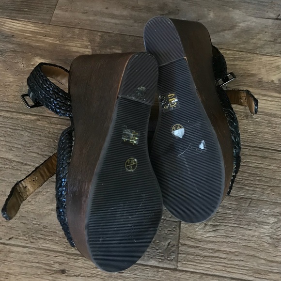 Chinese laundry black woven platform wedges - Picture 2 of 3